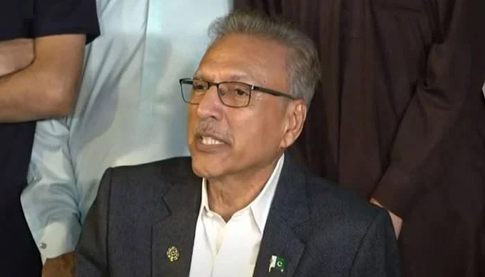 ڈاکٹر عارف علوی— فائل فوٹو