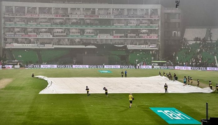 لاہور قلندرز اور کوئٹہ گلیڈی ایٹرز کا میچ آندھی اور بارش کے باعث ختم کردیا گیا