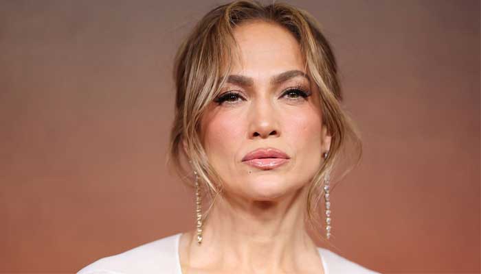 Jennifer Lopez ‘rescues’ her ‘Atlas’ hairdresser after horrifying car fire