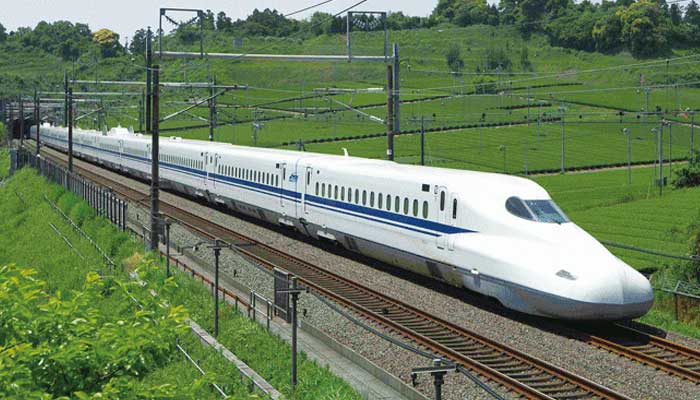 Snake halts Japans busiest bullet train route