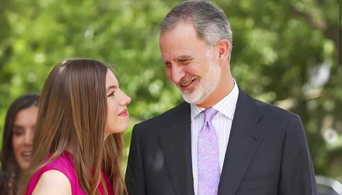 Infanta Sofía receives highest royal honor from King Felipe on 18th birthday