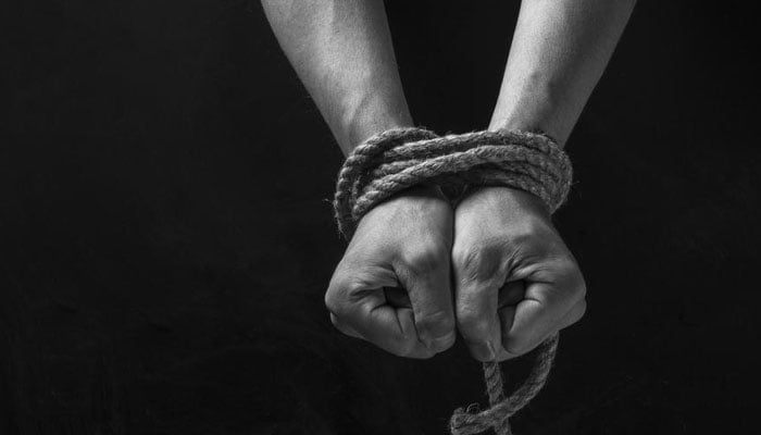 کشمور: 8 سالہ بچہ گھر سے اغوا، مزاحمت کرنے پر 3 افراد زخمی