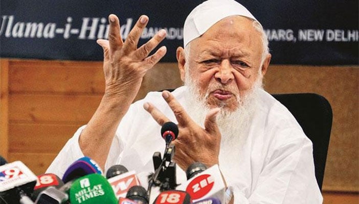 مولانا مدنی نے زور دیا کہ وہ ایک مسلمان ہونے کے ناطے بھارت میں اپنی زندگی گزار رہے ہیں اور جانتے ہیں کہ جو کچھ یہاں فروغ دیا جا رہا ہے، وہ ملک کے لیے مناسب نہیں ہے۔فوٹو بھارتی میڈیا