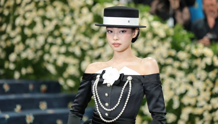 BLACKPINKs Jennie captures hearts with elegant black ensemble at 2025 Met Gala