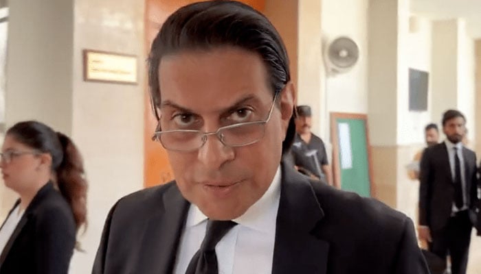 آج کے عدالتی فیصلے نے آئینی عمارت کو منہدم کردیا، سلمان اکرم راجا