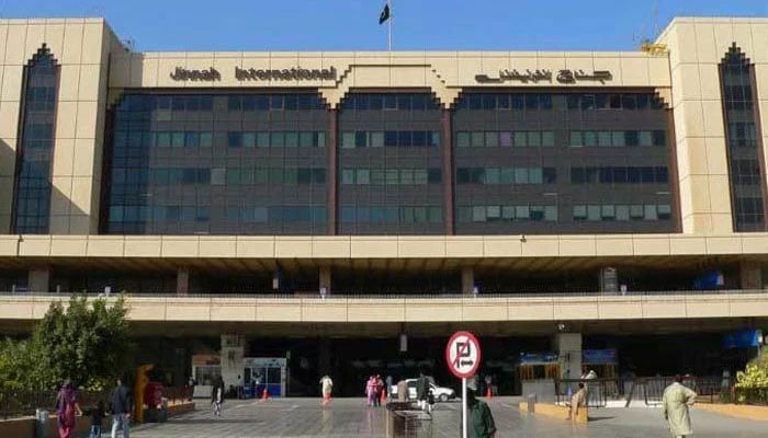 کراچی ایئر پورٹ—فائل فوٹو