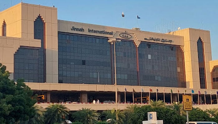 جناح ایئرپورٹ کراچی پر فلائٹ آپریشن فوری بحال