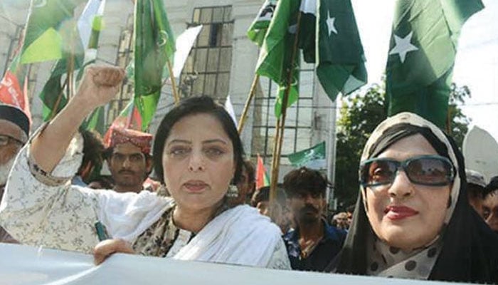 بھارت میں بلیک آؤٹ، پاکستانیوں کا مورال بہت بلند ہے، امریکی اخبار