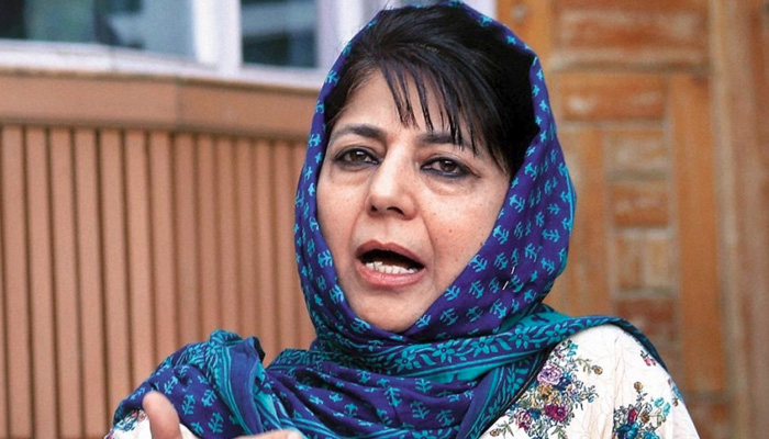 مقبوضہ کشمیر کی سابق وزیر ِ اعلیٰ رمحبوبہ مفتی—فائل فوٹو