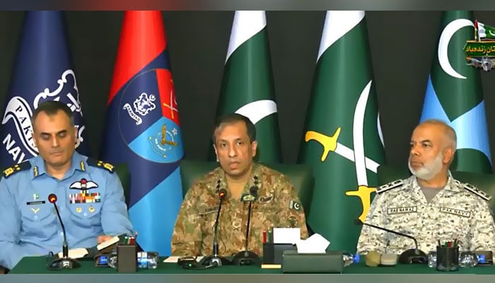 رافیل طیارے میں موجود بھارتی پائلٹس کی گفتگو بھی انٹرسیپٹ کی، ایئر وائس مارشل اورنگزیب احمد