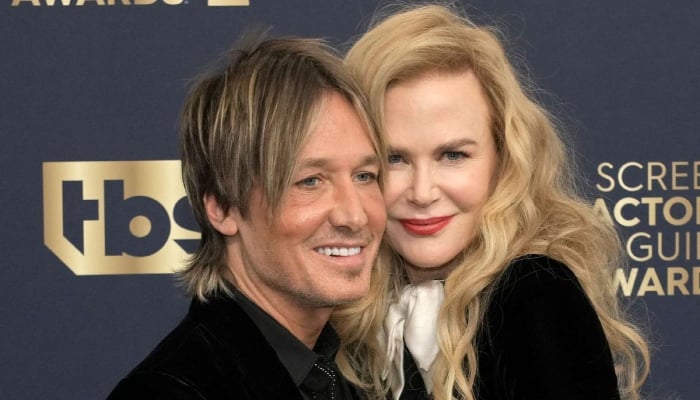 Keith Urban gives sweet shoutout to Nicole Kidman while accepting ACM honor