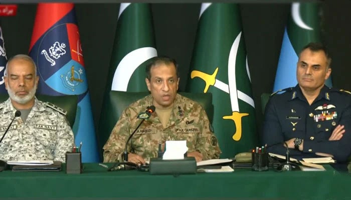 ہم نے سیزفائر کی درخواست نہیں کی، کوئی بھارتی پائلٹ حراست میں نہیں، ڈی جی ISPR