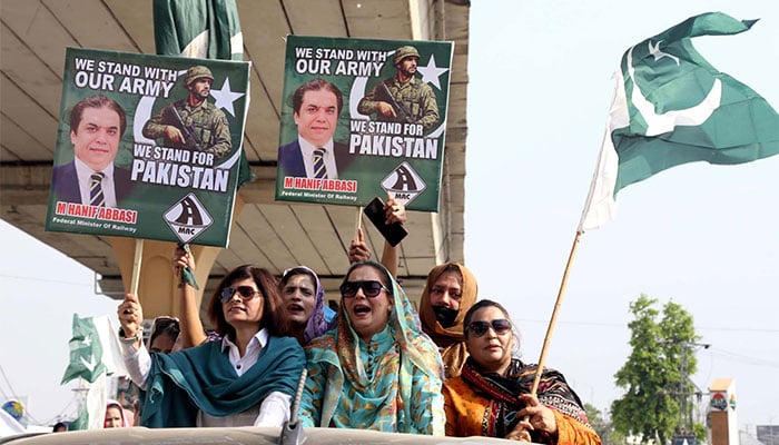 پاک فوج کا بھارت کو بھرپور جواب، ملک بھر میں یومِ تشکر