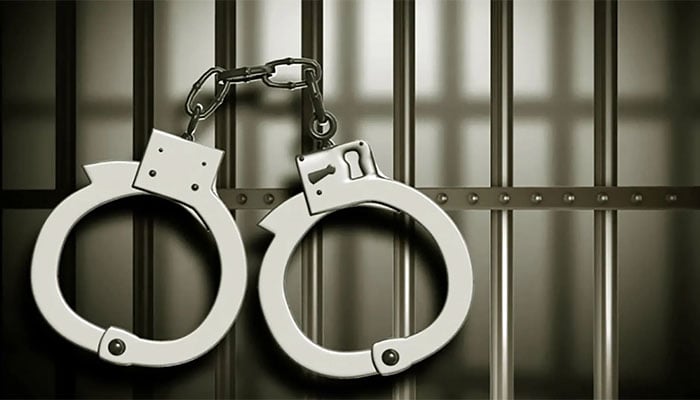 کراچی: خاتون کو قتل کرکے اس کی بیٹی کو اغواء کرنیوالا ملزم گرفتار