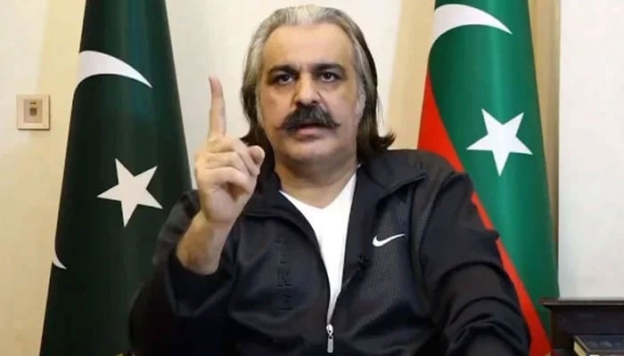 وزیرِ اعلیٰ خیبر پختون خوا علی امین گنڈاپور—فائل فوٹو