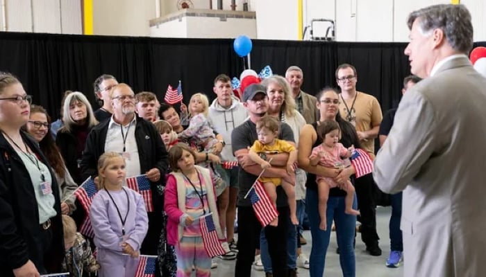 US welcomes white South African refugees amid criticism, bias accusations
