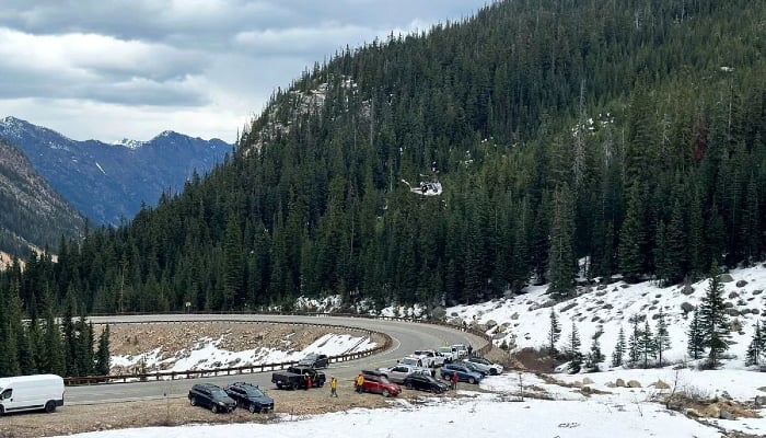US man survives 400ft fall in North Cascades as 3 others die