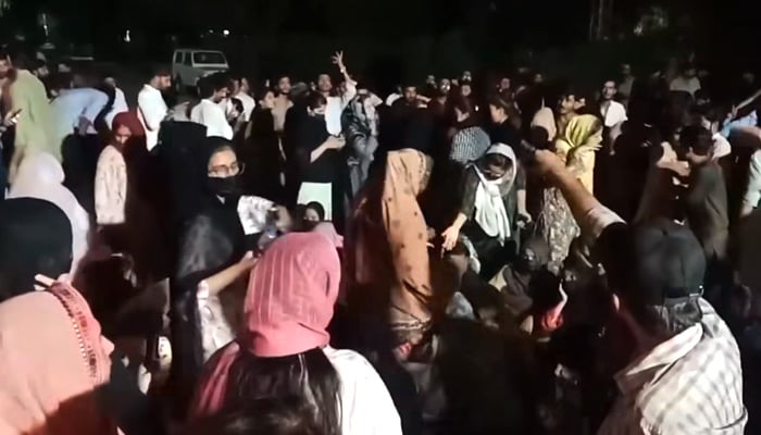 فوٹو: اسکرین گریب