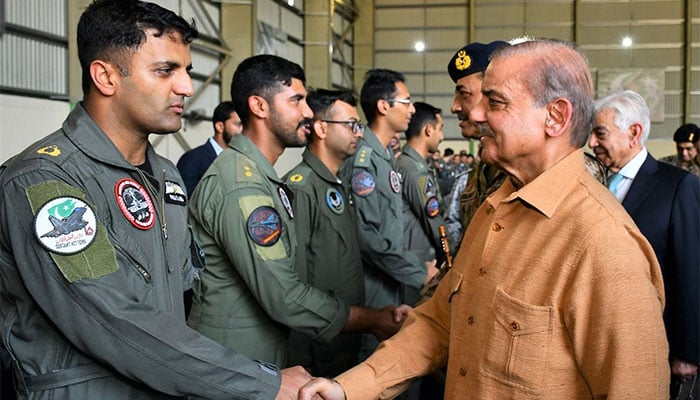 دشمن کو پیغام مل گیا اگر دوبارہ ہماری طرف میلی آنکھ سے دیکھا تو پاؤں تلے روند دیں گے، وزیراعظم شہبازشریف