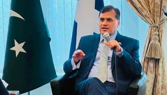 پاکستانی نوجوان اپنی تخلیقی صلاحیتوں سے ملک کا نام روشن کر رہے ہیں، ڈاکٹر فیصل