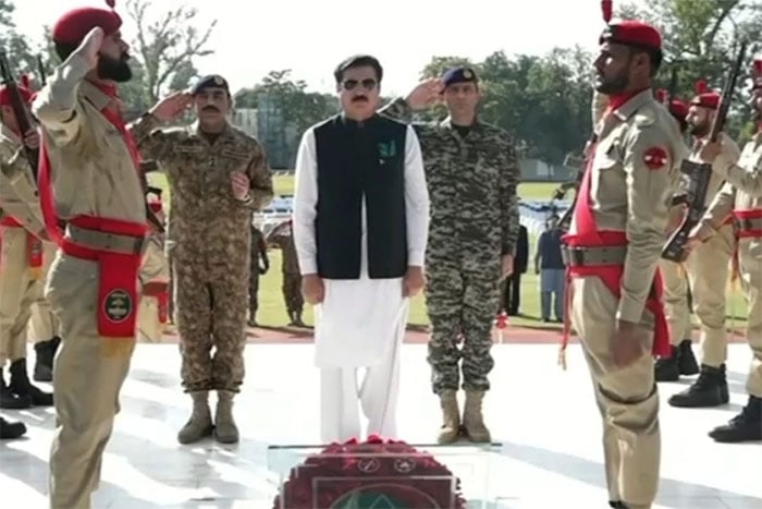 معرکۂ حق میں تاریخی فتح پر ملک بھر میں یومِ تشکر، افواج پاکستان کو خراج تحسین
