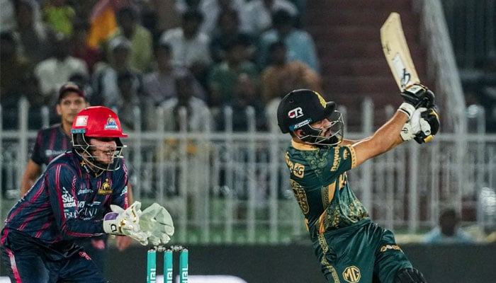 کراچی کنگز نے پشاور زلمی کو 23 رنز سے شکست دے کر اگلے مرحلے کیلئے کوالیفائی کرلیا