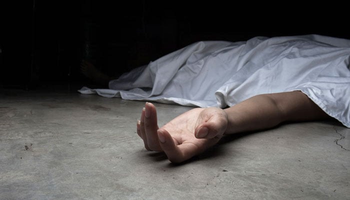 کراچی: بیوٹی پارلر کی مالکن کو شوہر نے قتل کرکے لاش جلا دی