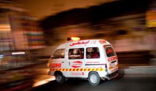 نوشہرہ: تیز آندھی، چھتیں اور دیواریں گرنے سے 4 افراد زخمی