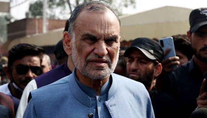 پی ٹی آئی رہنما اعظم خان سواتی—فائل فوٹو