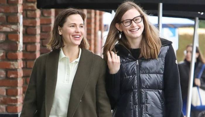 Jennifer Garner, daughter Violet step out for low-key grocery run: SEE