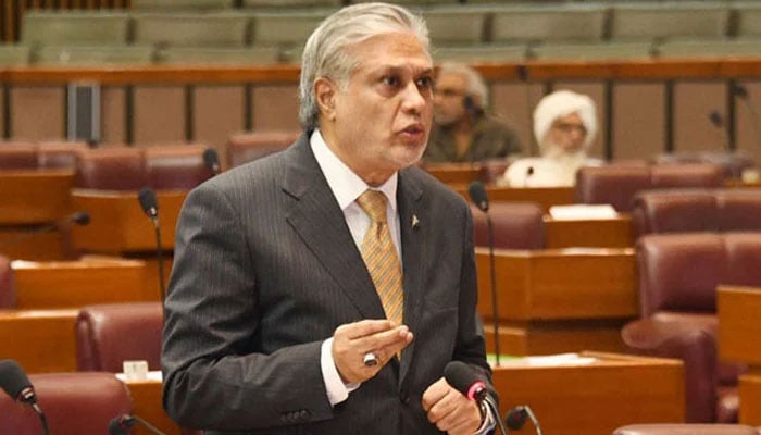 اسحاق ڈار— فائل فوٹو