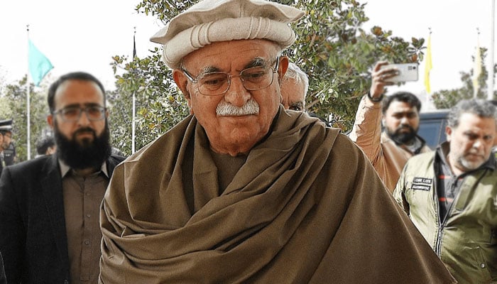 اپوزیشن اتحاد کے سربراہ محمود خان اچکزئی—فائل فوٹو