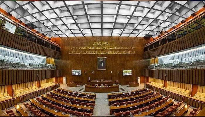 کم عمری کی شادی کا بل منظور کرکے قوم کو تقسیم کا پیغام دیا، سینیٹر عطا الرحمان