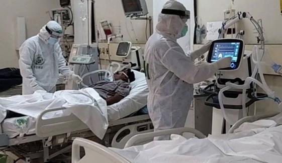 ’کراچی کے نجی اسپتال میں روز کورونا کے 8 سے 10 مثبت کیسز دیکھنے کو مل رہے ہیں‘