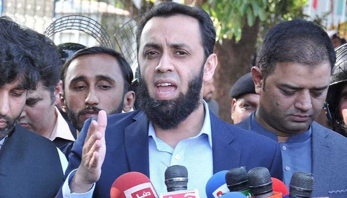وفاقی وزیرِ اطلاعات عطاء تارڑ—فائل فوٹو