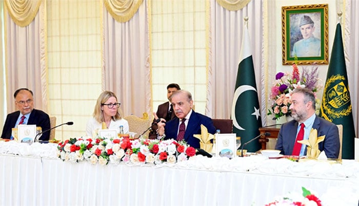 دورے کے دوران ایم ڈی آپریشنز عالمی بینک نے وزیر اعظم شہباز شریف سے ملاقات کی. فوٹو پی آئی ڈی