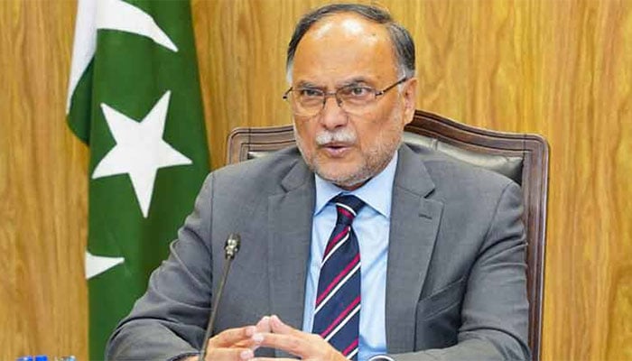 وفاقی وزیرِ منصوبہ بندی احسن اقبال—فائل فوٹو