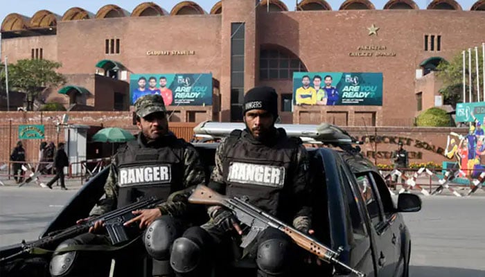 پی ایس ایل فائنل، 8 ہزار افسران و اہلکاروں نے سیکیورٹی کے فرائض انجام دیے: آئی جی پنجاب