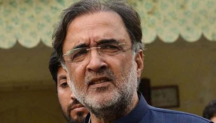 قمر زمان کائرہ—فائل فوٹو
