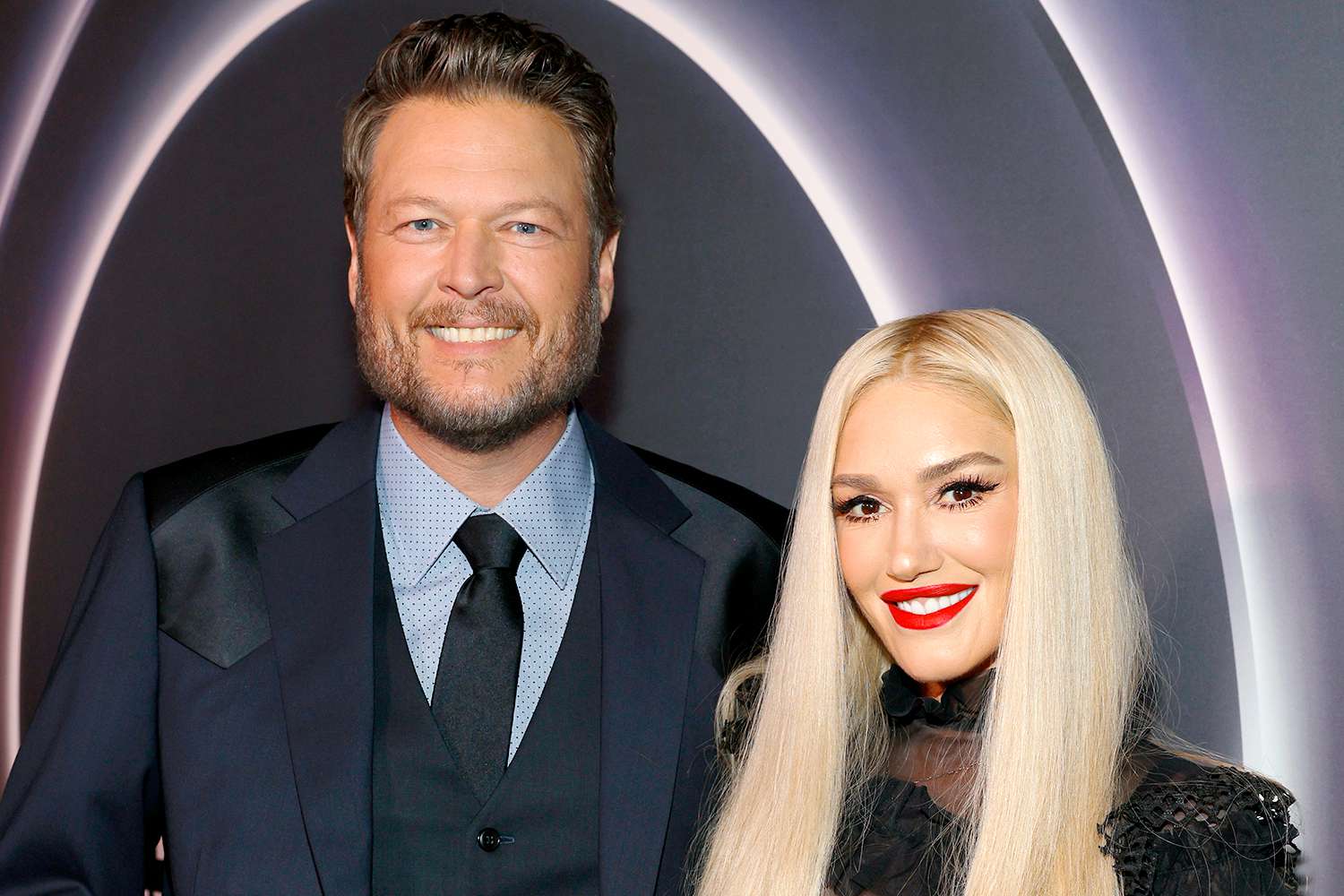 Blake Shelton, Gwen Stefani address backlash over pre-taped AMAs performances