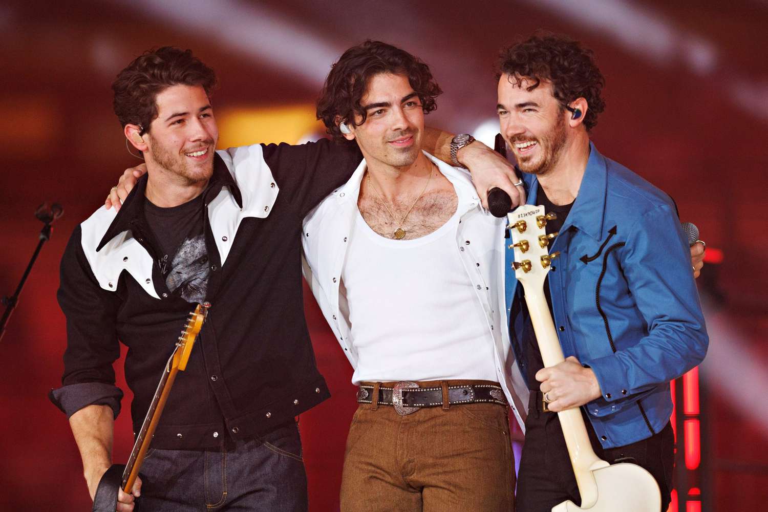 Jonas Brothers unveil nostalgic cover for new album ‘Greetings From Your Hometown’