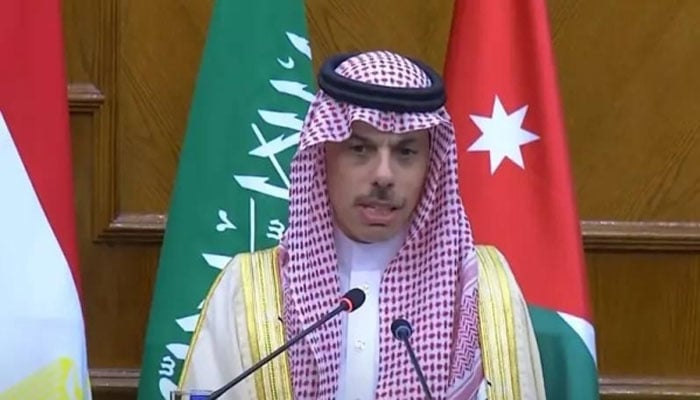 سعودی وزیرِ خارجہ پرنس فیصل بن فرحان کا امان میں پریس کانفرنس سے خطاب—تصویر سوشل میڈیا