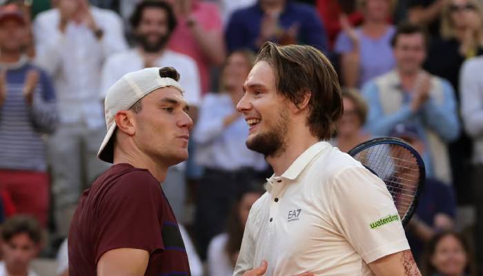 Jack Draper loses to Alexander Bublik in shocking French Open exit