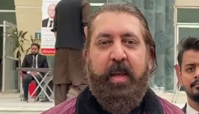 پی ٹی آئی رہنما شیخ وقاص اکرم(فائل فوٹو)۔