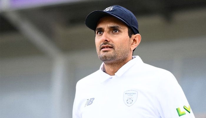 محمد عباس کے کاؤنٹی کرکٹ معاہدے میں توسیع