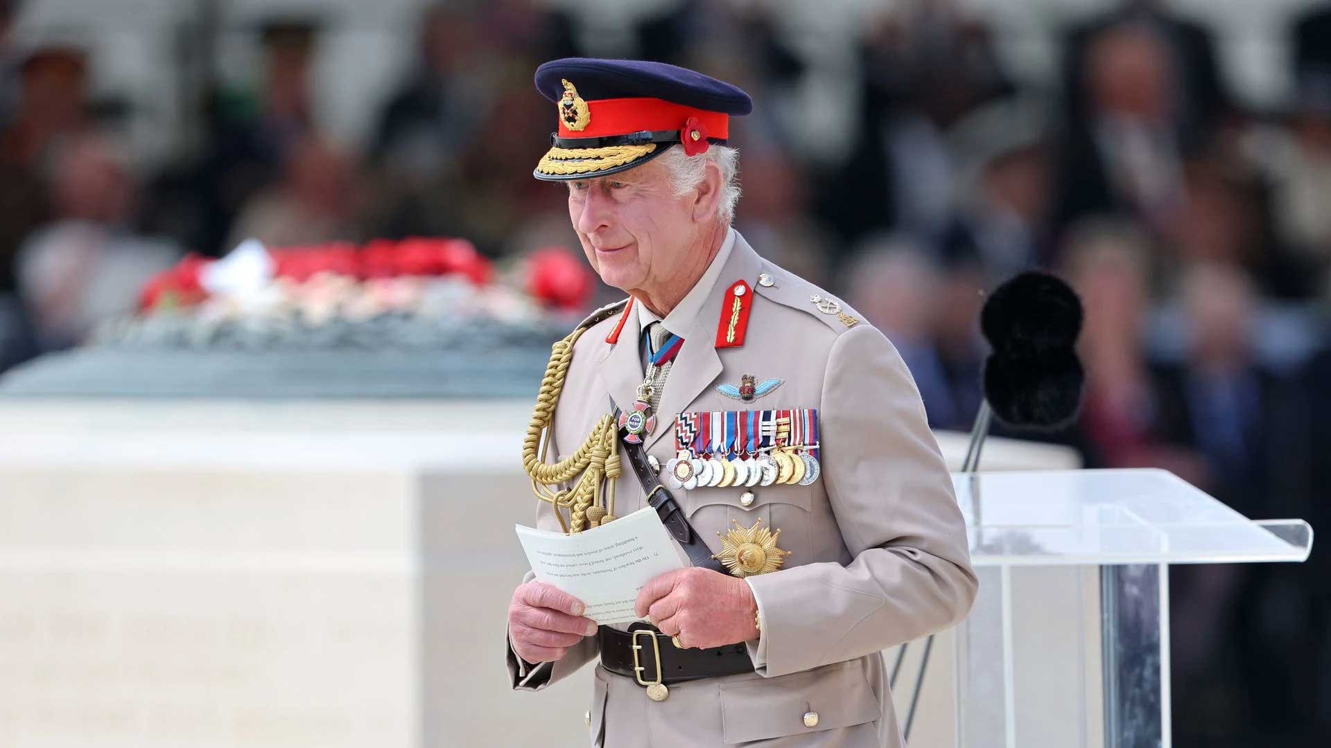 King Charles flaunts impressive firing skills during visit to Royal Artillery: WATCH