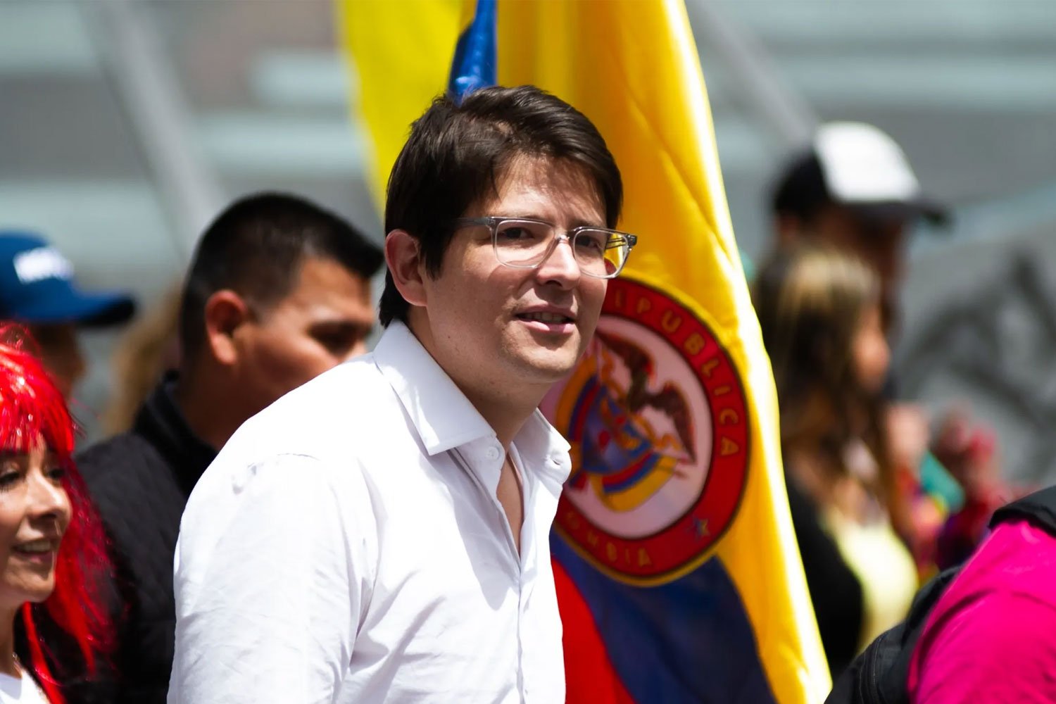 Colombian presidential candidate Miguel Uribe faces assassination attempt
