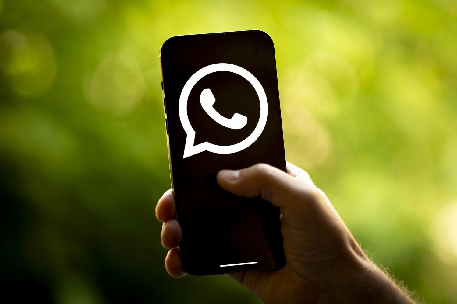 WhatsApp to launch ‘reshare and forward’ feature for status updates: Report