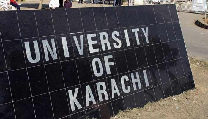جامعہ کراچی حکام نے کہا تھا کہ جامعہ میں 36 انچ کی پانی کی پائپ لائن پھٹ گئی۔