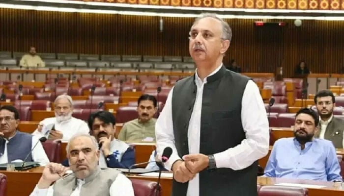 عمر ایوب— فائل فوٹو